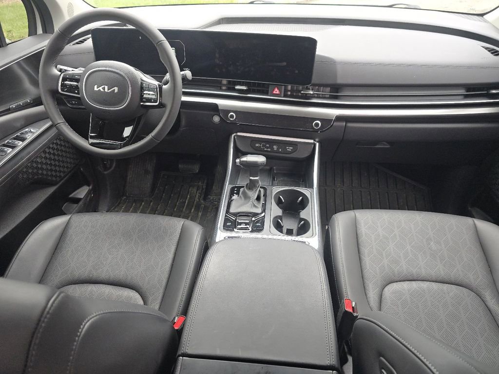 Used 2025 Kia Carnival SX w/ SX Dark Edition Package image 20