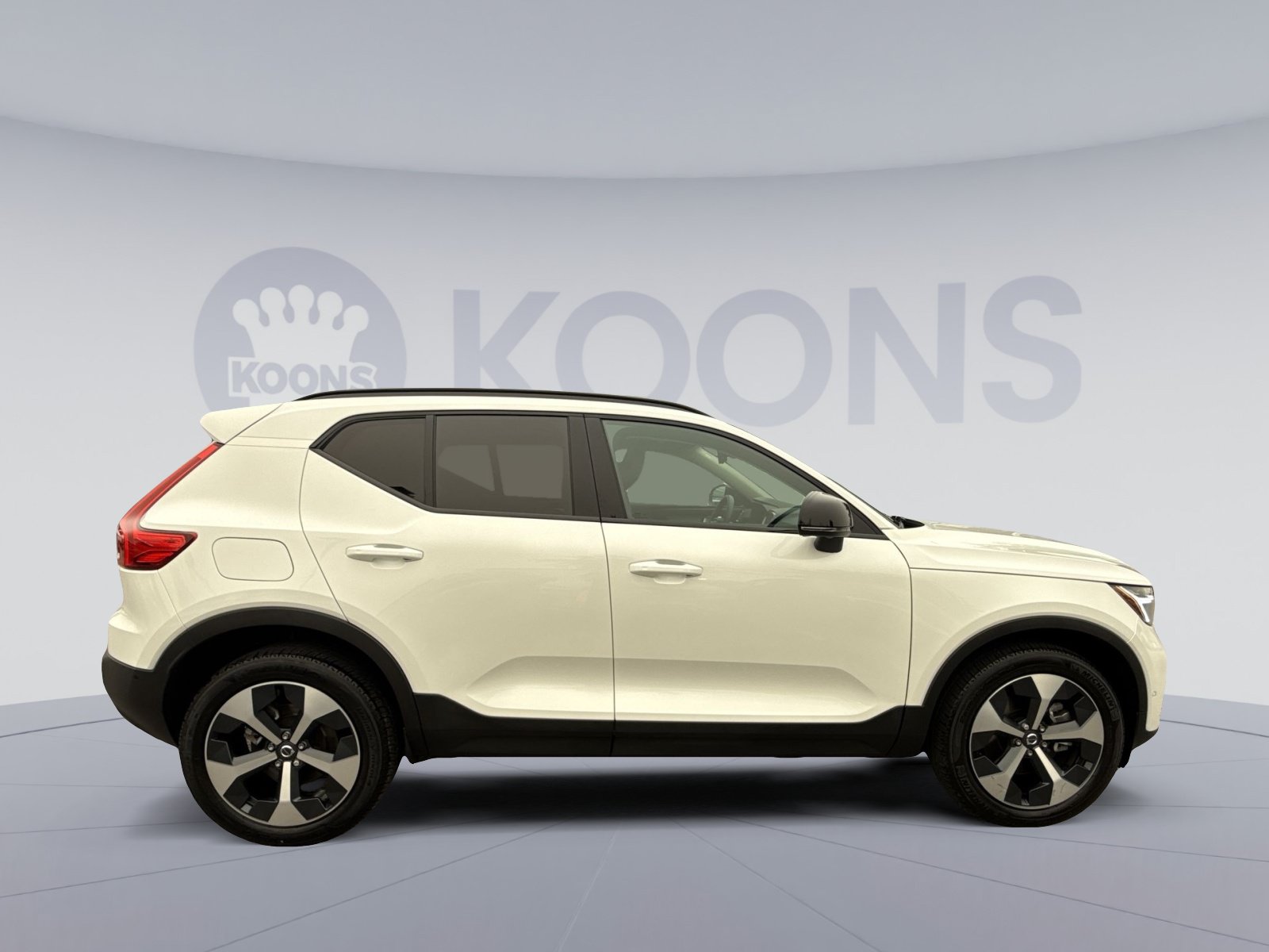 New 2026 Volvo XC40 B5 Plus w/ Protection Package Premier AWD/4WD image 17