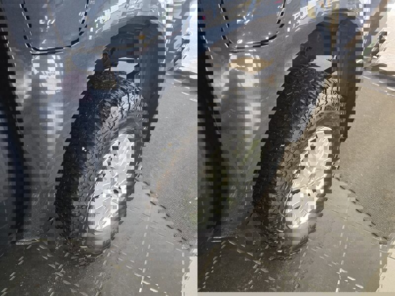 Used 2018 Nissan Frontier SV image 29