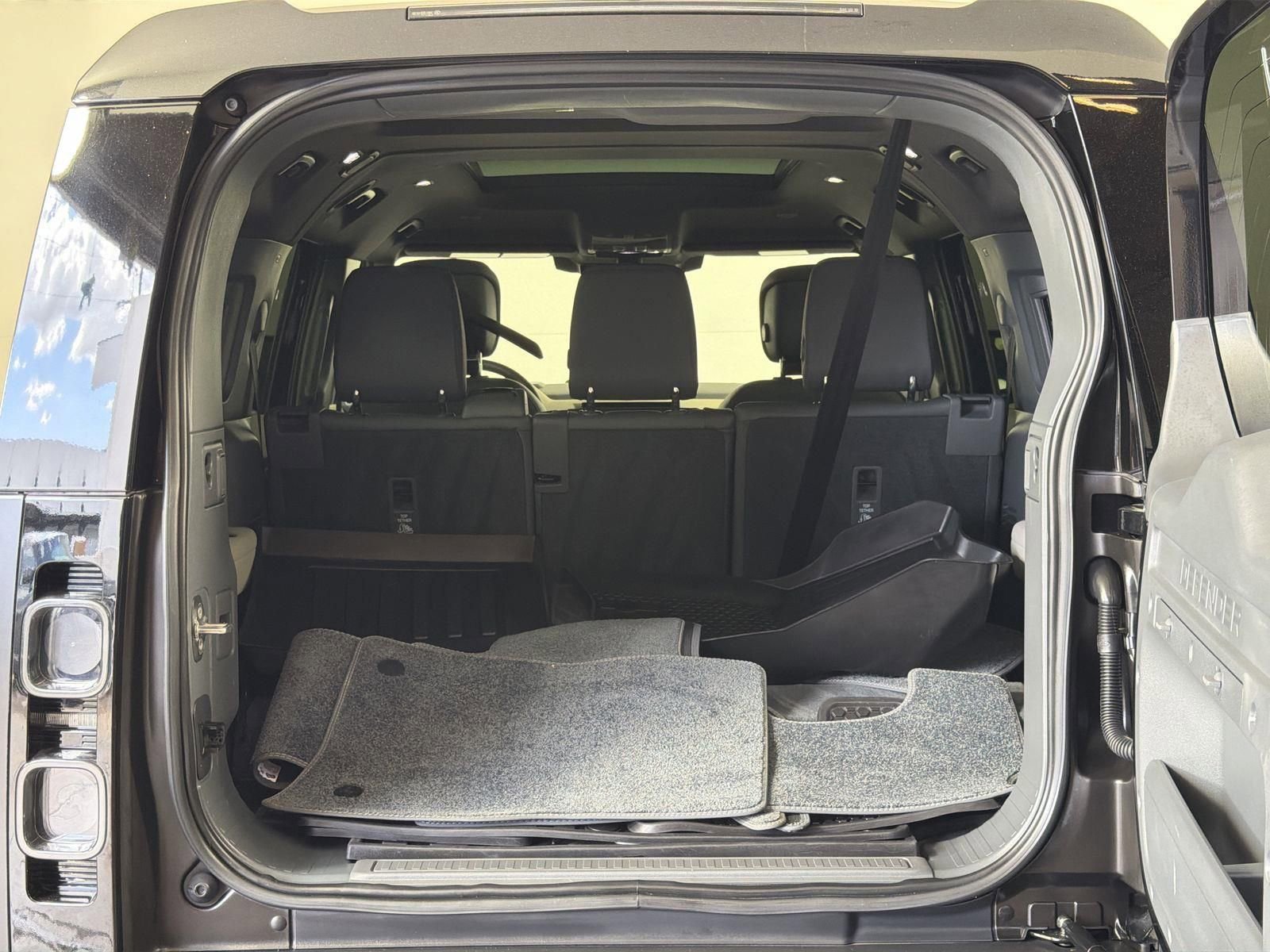 Certified 2023 Land Rover Defender 130 X image 29