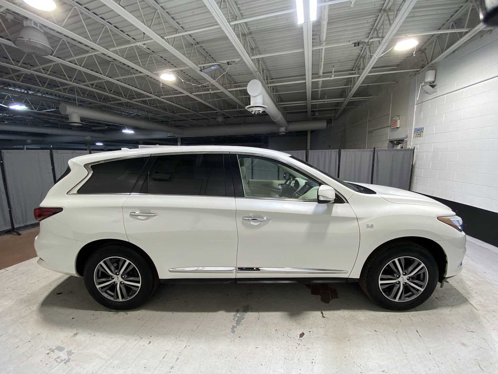 Used 2020 INFINITI QX60 Pure image 27