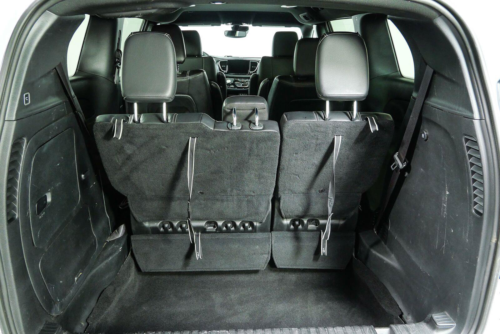 Used 2022 Chrysler Pacifica Touring-L w/ S Appearance Package FWD image 30