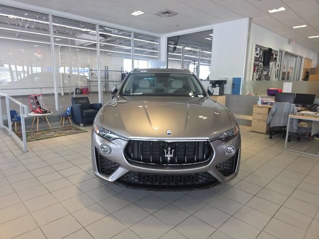 Used 2022 Maserati Levante Modena AWD/4WD image 2