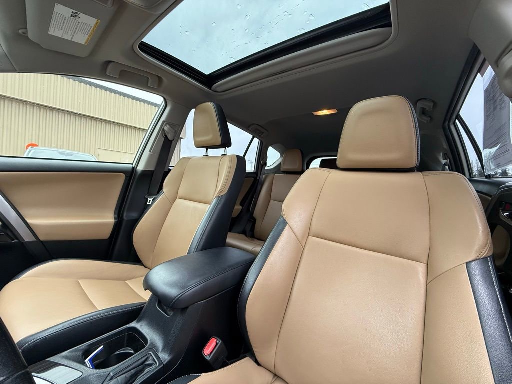 Used 2018 Toyota RAV4 Limited w/ Advanced Technology Package image 5