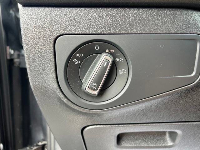 Used 2023 Volkswagen Tiguan SEL R-Line AWD/4WD image 10