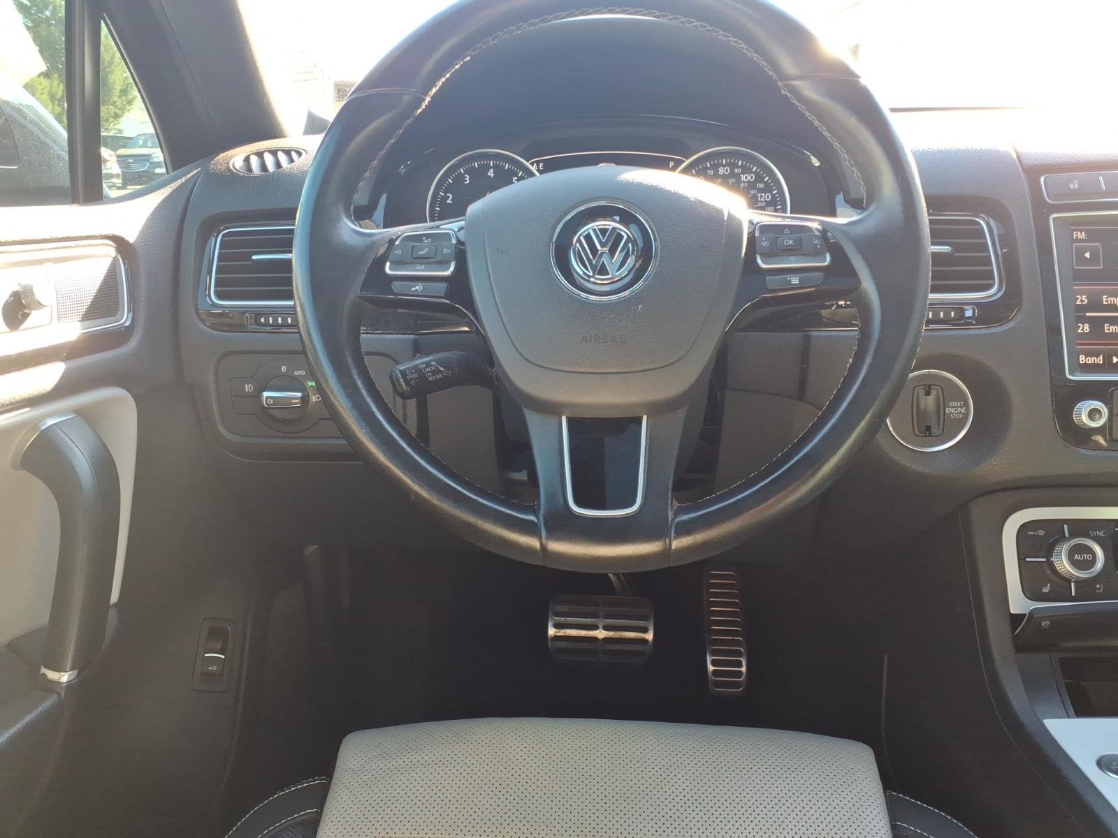 Used 2017 Volkswagen Touareg Wolfsburg Edition AWD/4WD image 5