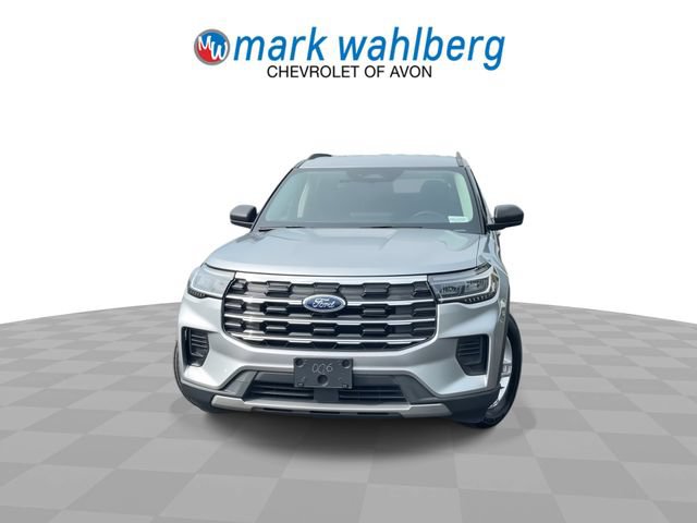 Used 2025 Ford Explorer Active AWD/4WD image 3