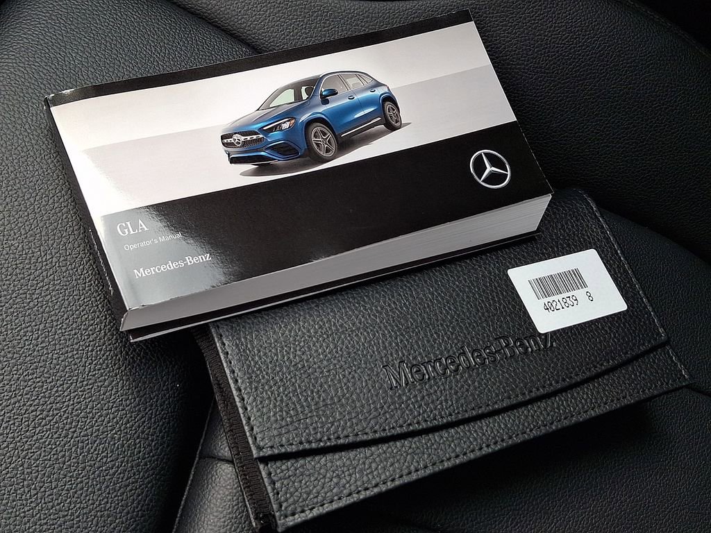 Used 2025 Mercedes-Benz GLA 250 4MATIC image 24