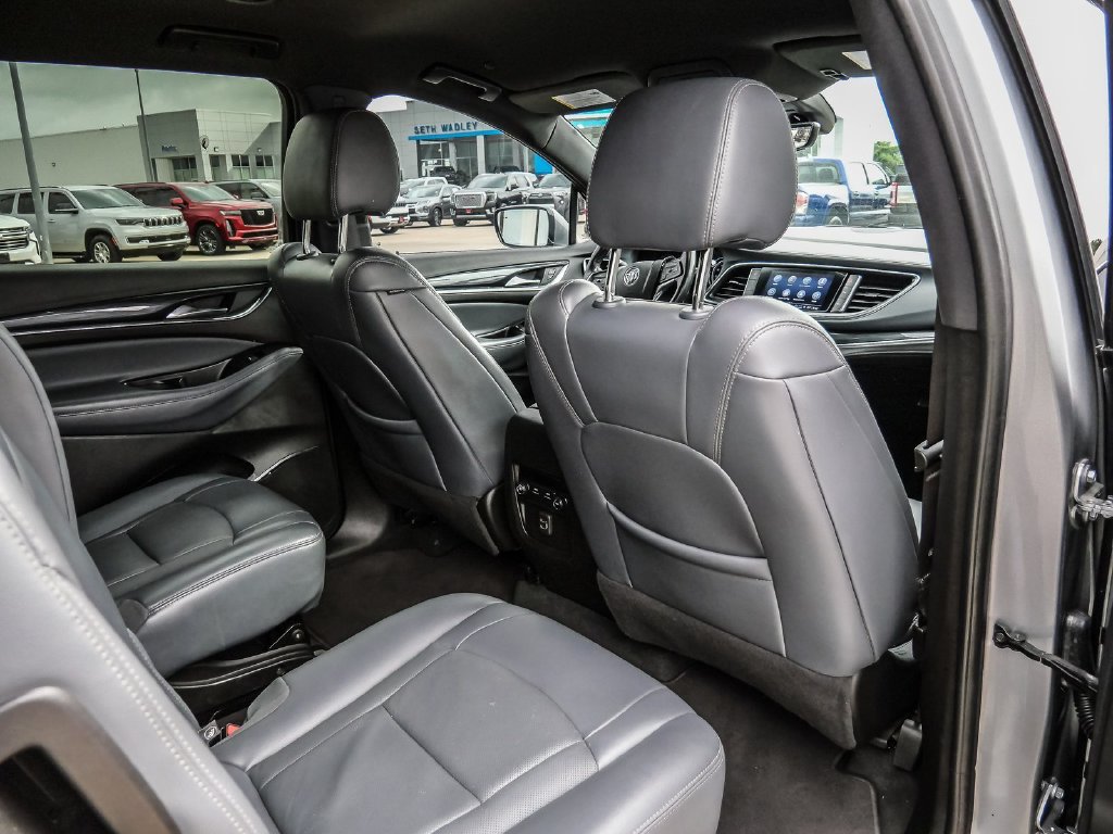 Used 2024 Buick Enclave Essence w/ Sport Touring Edition FWD image 20