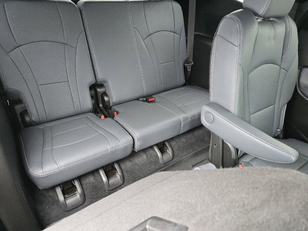 Used 2023 Buick Enclave Essence w/ LPO, Touring Package image 21