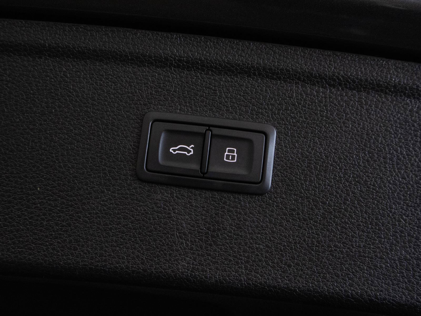 Used 2023 Audi SQ5 Prestige w/ Prestige Package image 26