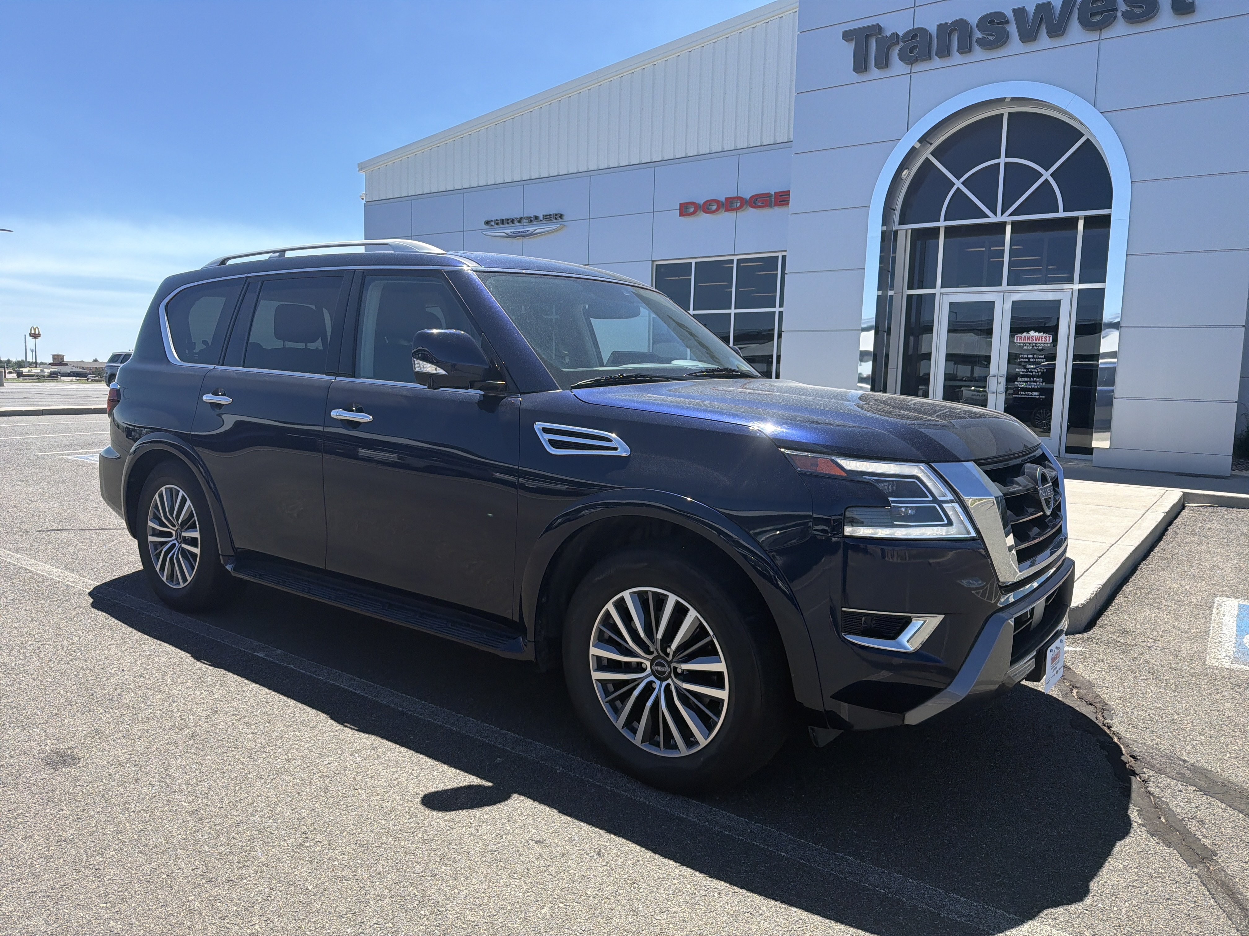 Used 2024 Nissan Armada SL w/ Captain's Chairs Package AWD/4WD image 2