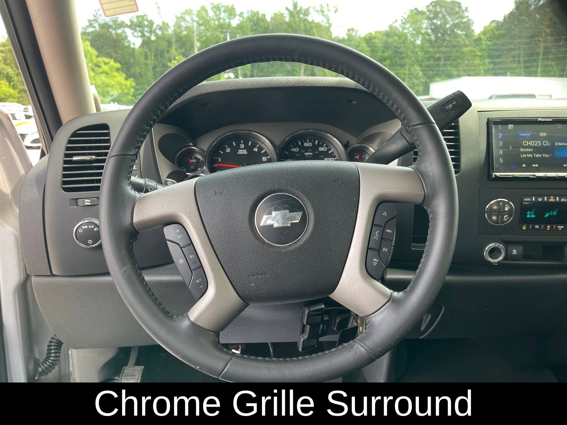 Used 2010 Chevrolet Silverado 1500 LT w/ Regional Value Package image 16