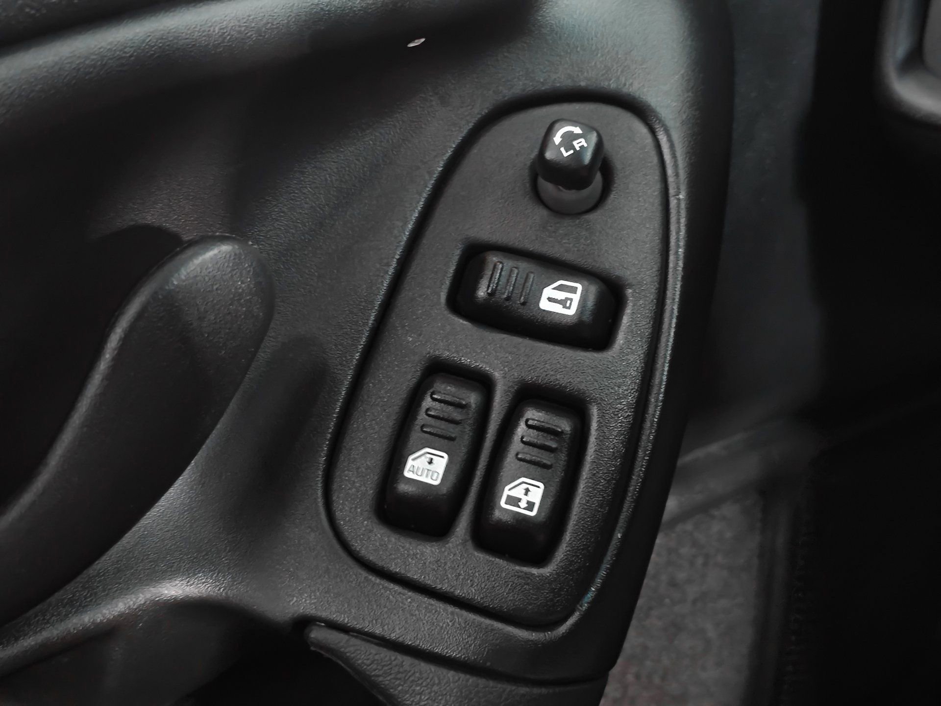 Used 2000 Chevrolet Camaro Z28 w/ SS Performance/Appearance Pkg image 53