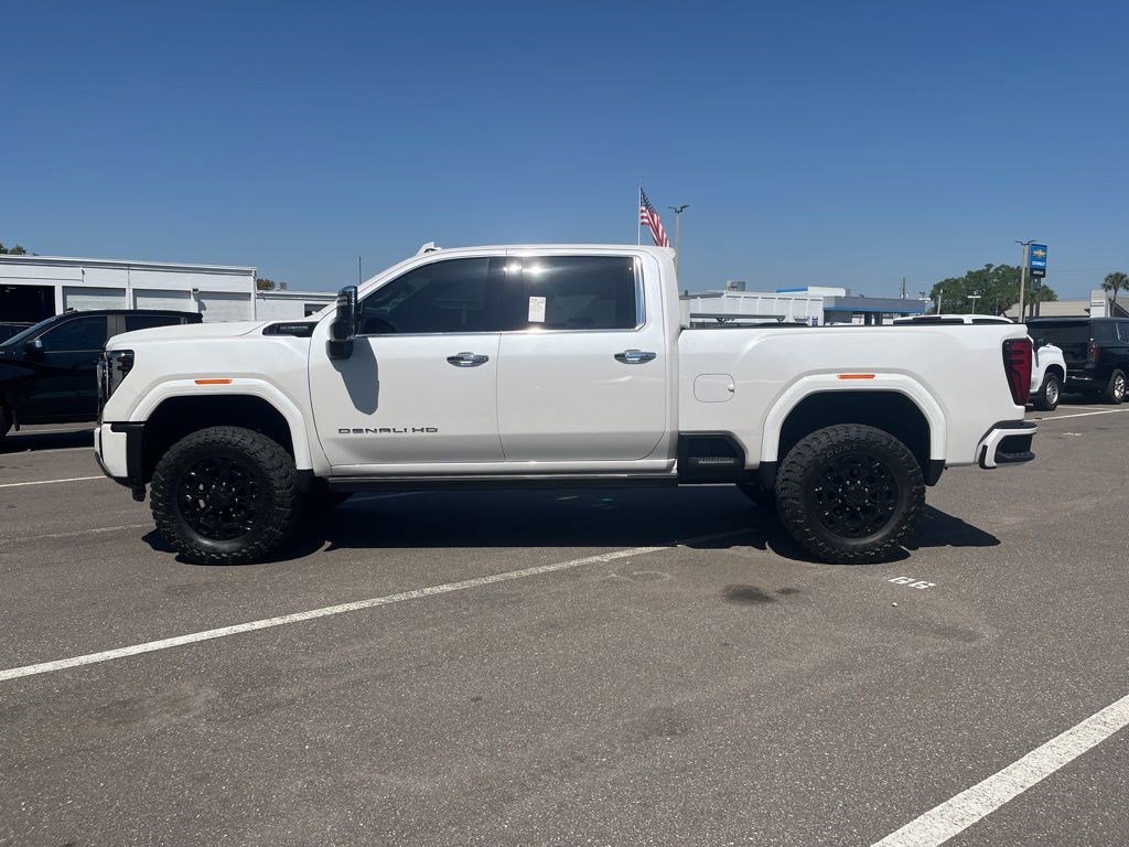 Used 2025 GMC Sierra 2500 Denali Ultimate image 8
