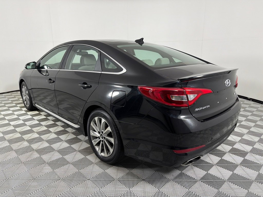 Used 2017 Hyundai Sonata Sport w/ Cargo Package FWD image 5