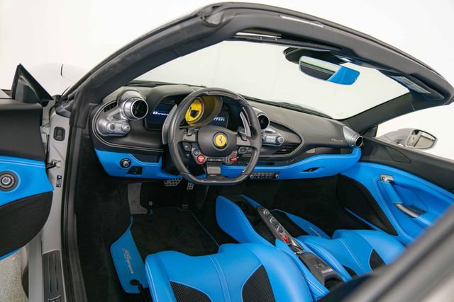 Used 2023 Ferrari F8 Tributo RWD image 17
