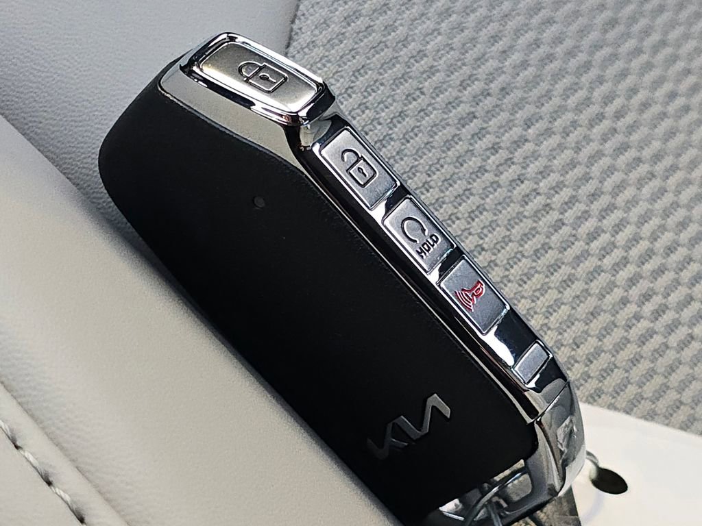 New 2025 Kia Niro EX image 34