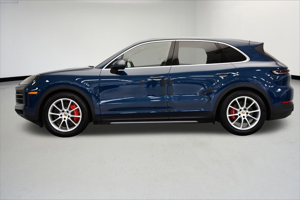 Used 2024 Porsche Cayenne S image 2