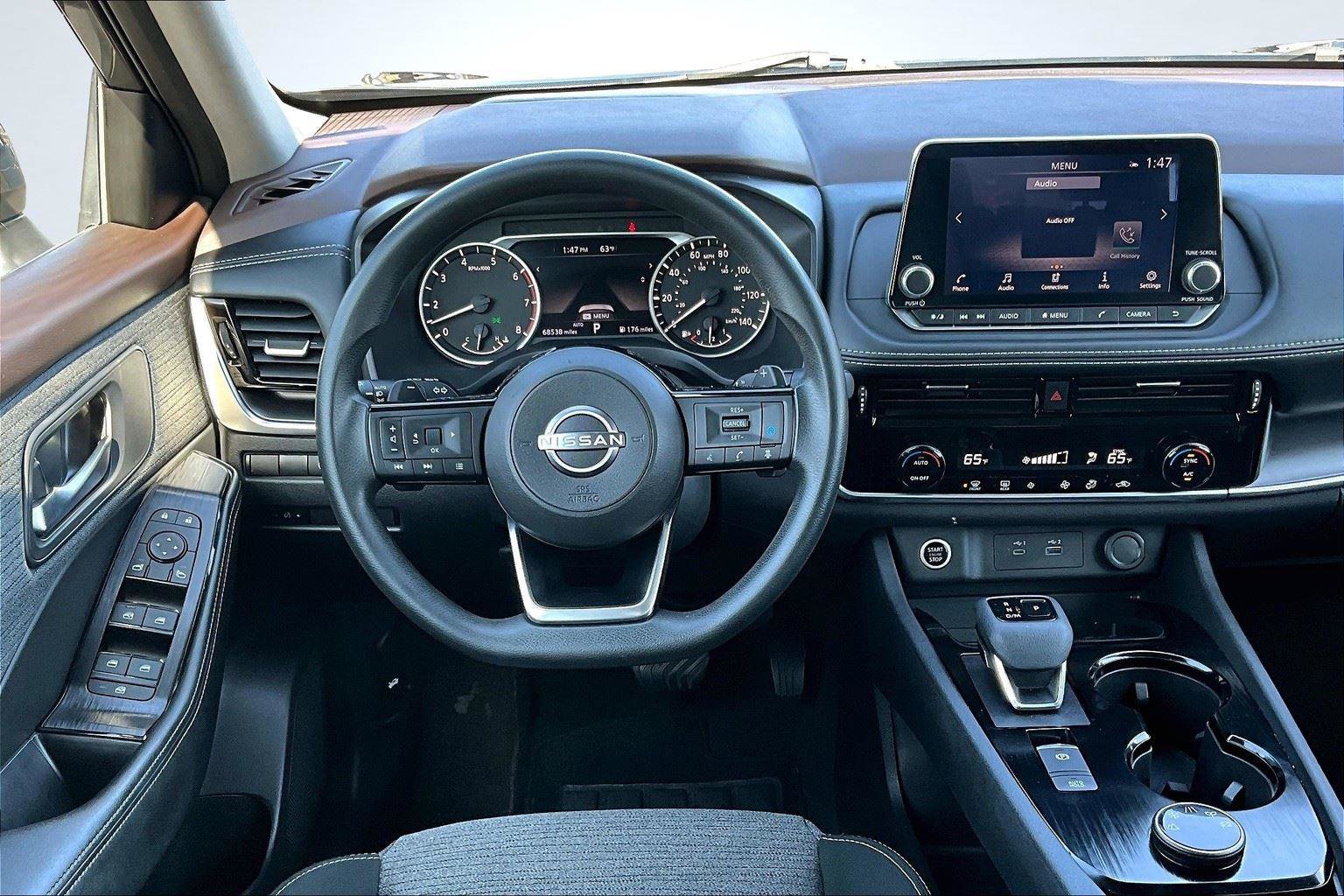 Used 2022 Nissan Rogue SV image 5