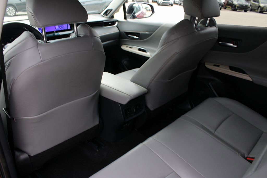 Used 2024 Toyota Venza XLE AWD/4WD image 26