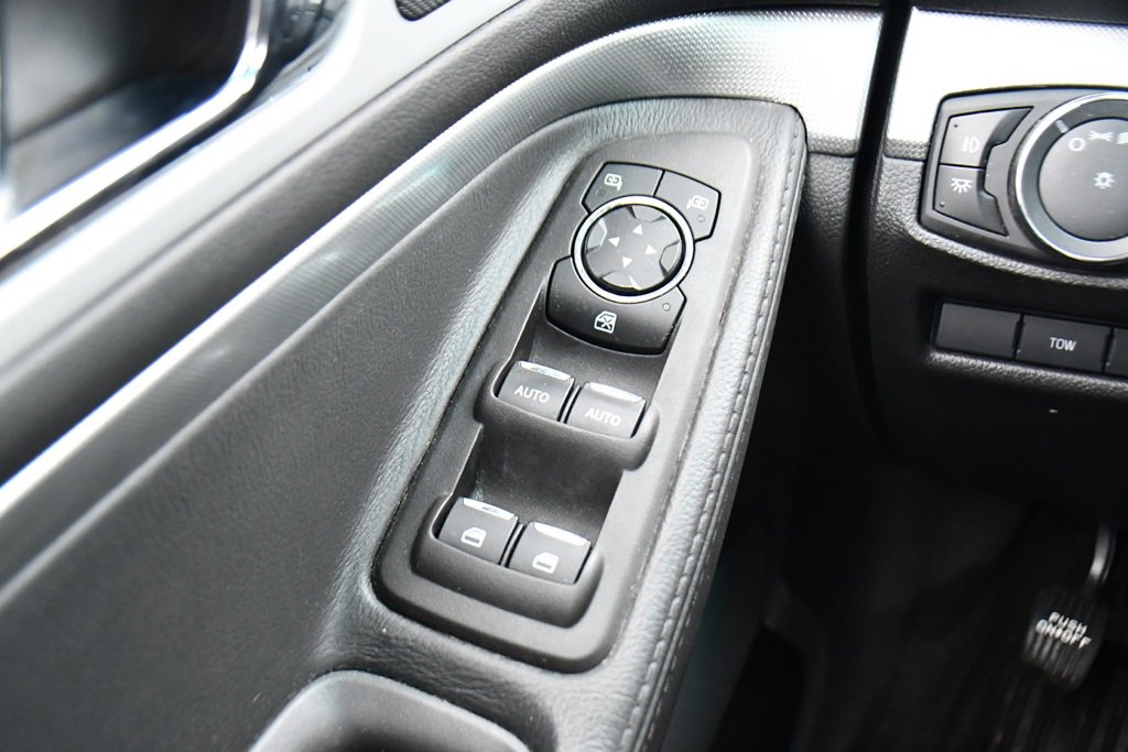 Used 2013 Ford Explorer XLT image 25