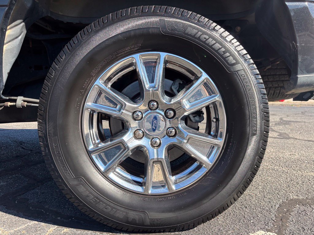 Used 2015 Ford F150 XLT w/ Equipment Group 302A Luxury AWD/4WD image 16