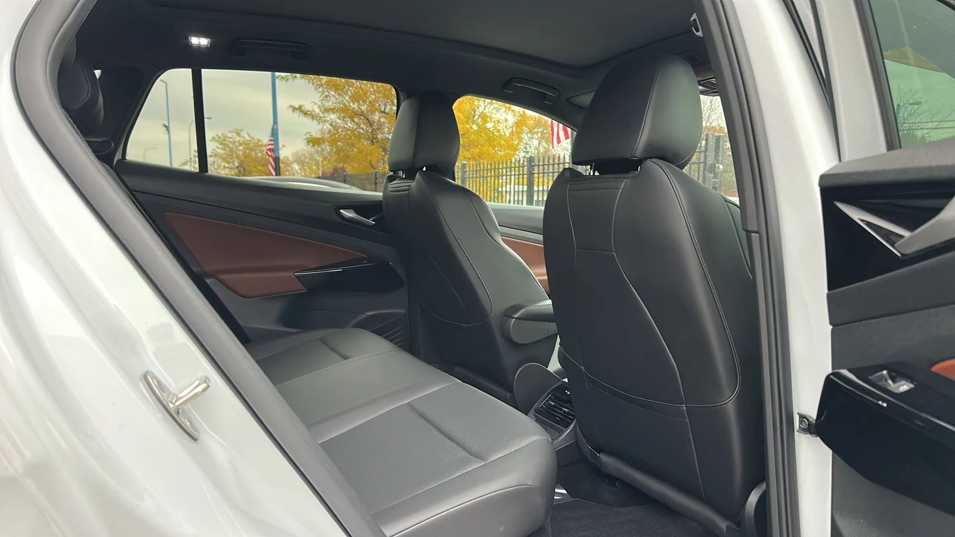 Used 2021 Volkswagen ID.4 Pro S image 19