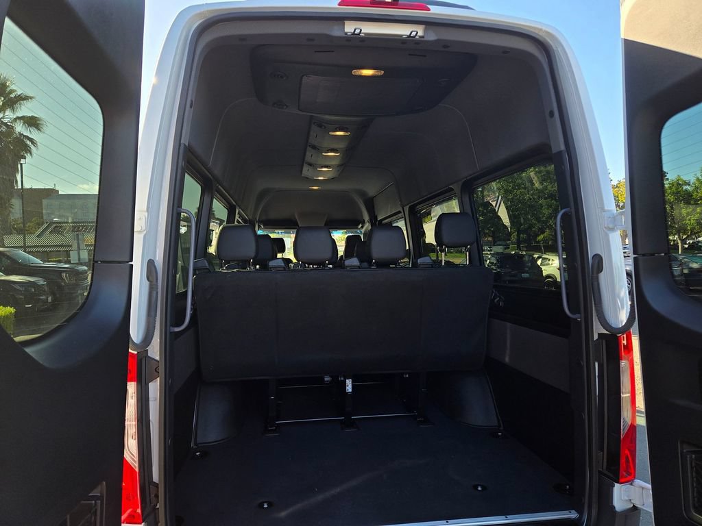 Used 2024 Mercedes-Benz Sprinter 2500 image 9