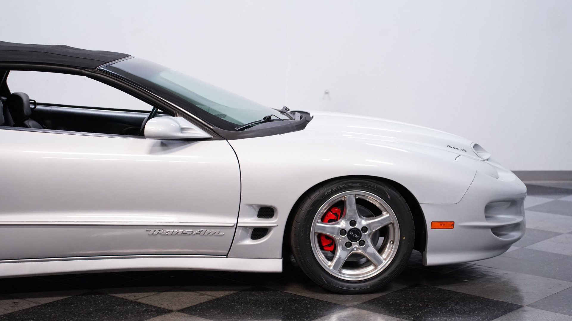 Used 2000 Pontiac Firebird Trans Am RWD image 25