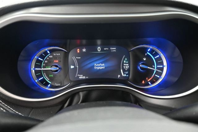 Used 2023 Chrysler Pacifica Touring-L FWD image 28
