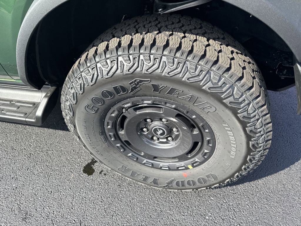 New 2025 Ford Bronco Outer Banks w/ Sasquatch Package AWD/4WD image 8