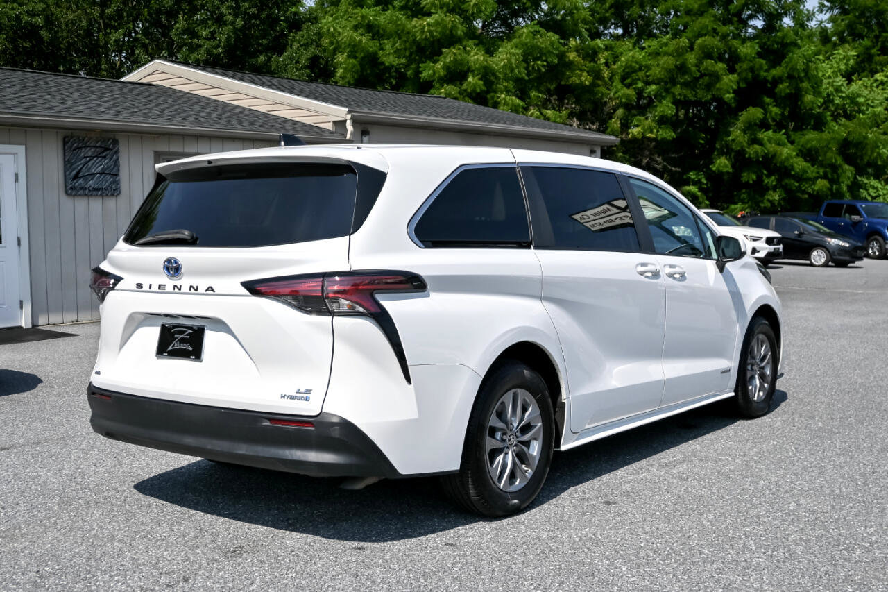 Used 2021 Toyota Sienna LE image 10