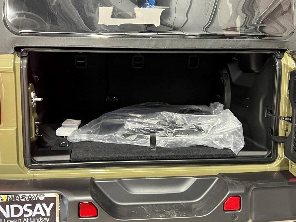 New 2026 Jeep Wrangler Unlimited Rubicon w/ Safety Group image 5