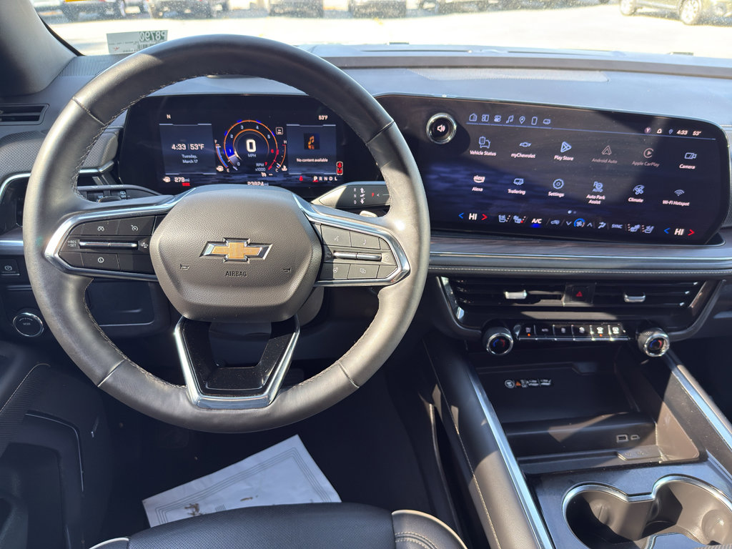 Used 2025 Chevrolet Suburban Premier image 17