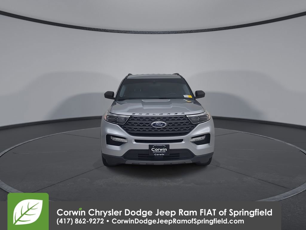 Used 2021 Ford Explorer XLT w/ Equipment Group 202A AWD/4WD image 5
