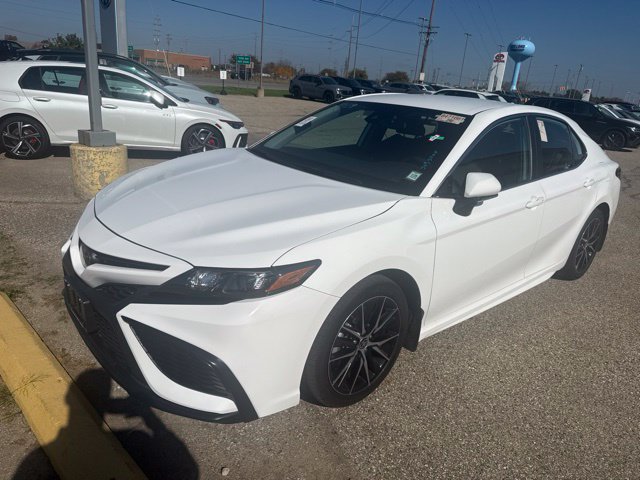 Used 2024 Toyota Camry SE AWD/4WD image 9