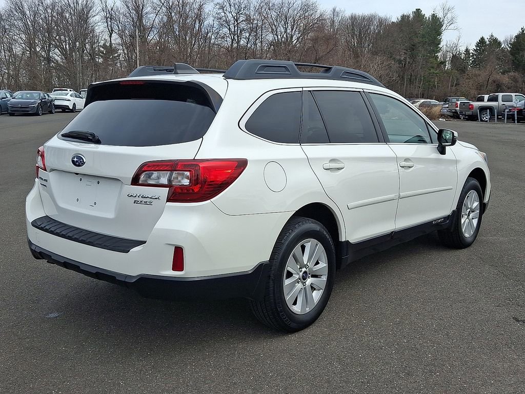 Used 2017 Subaru Outback 2.5i Premium image 6