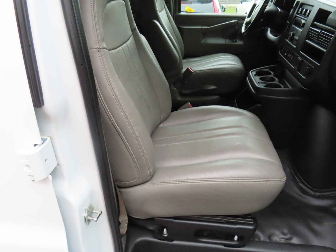 Used 2019 Chevrolet Express 2500 w/ Driver Convenience Package image 15