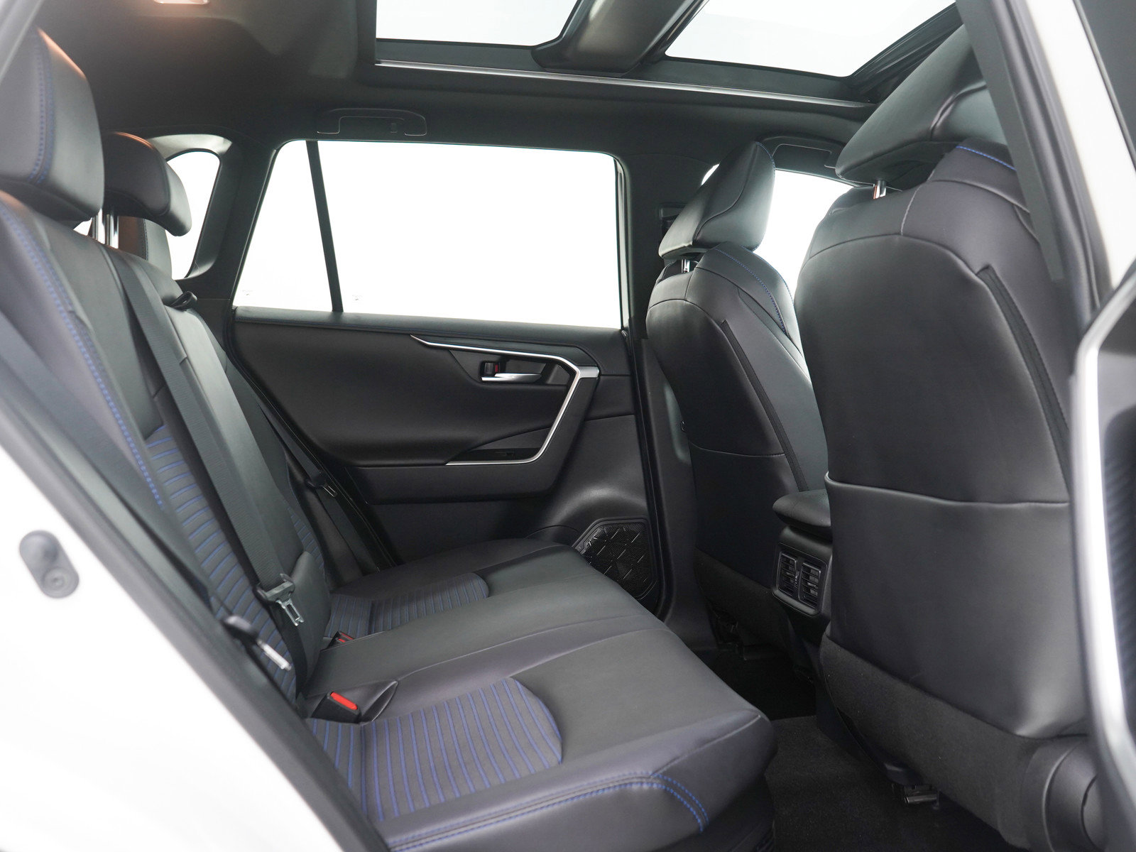 Used 2021 Toyota RAV4 XSE image 12