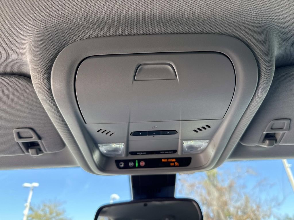 Used 2023 Chevrolet Equinox Premier image 47