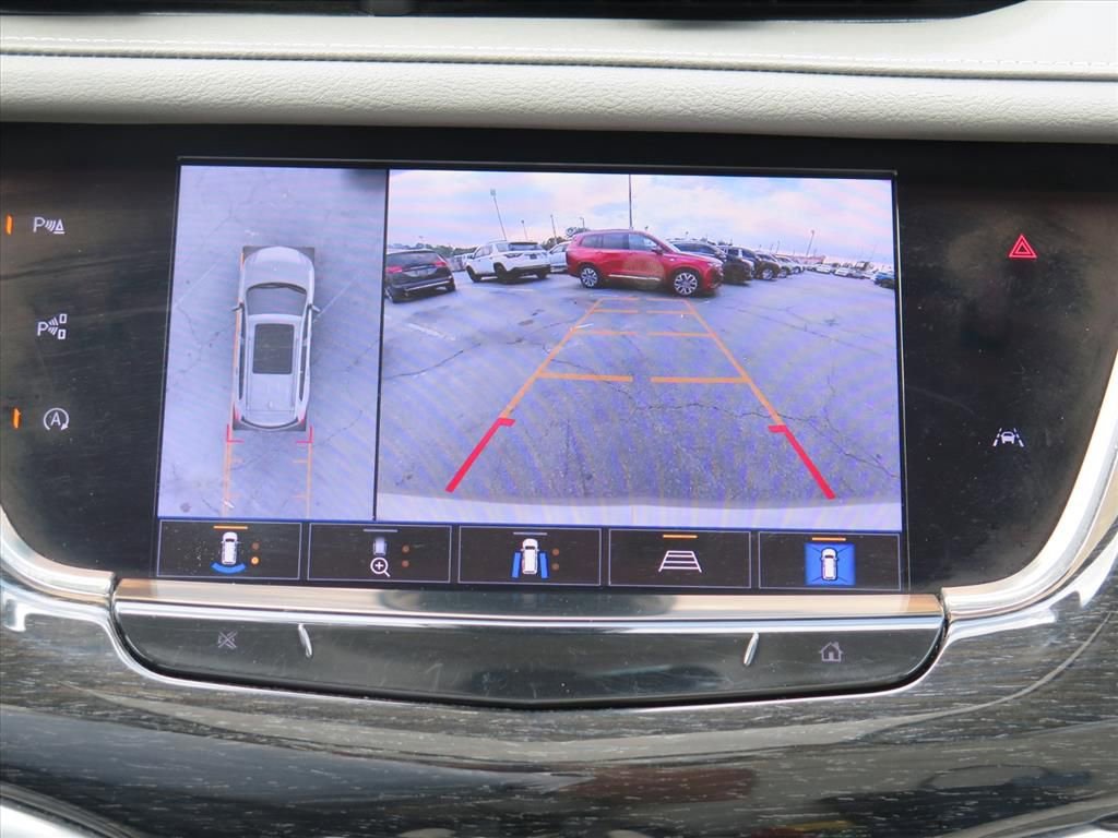 Used 2022 Cadillac XT6 Premium Luxury w/ Technology Package image 18