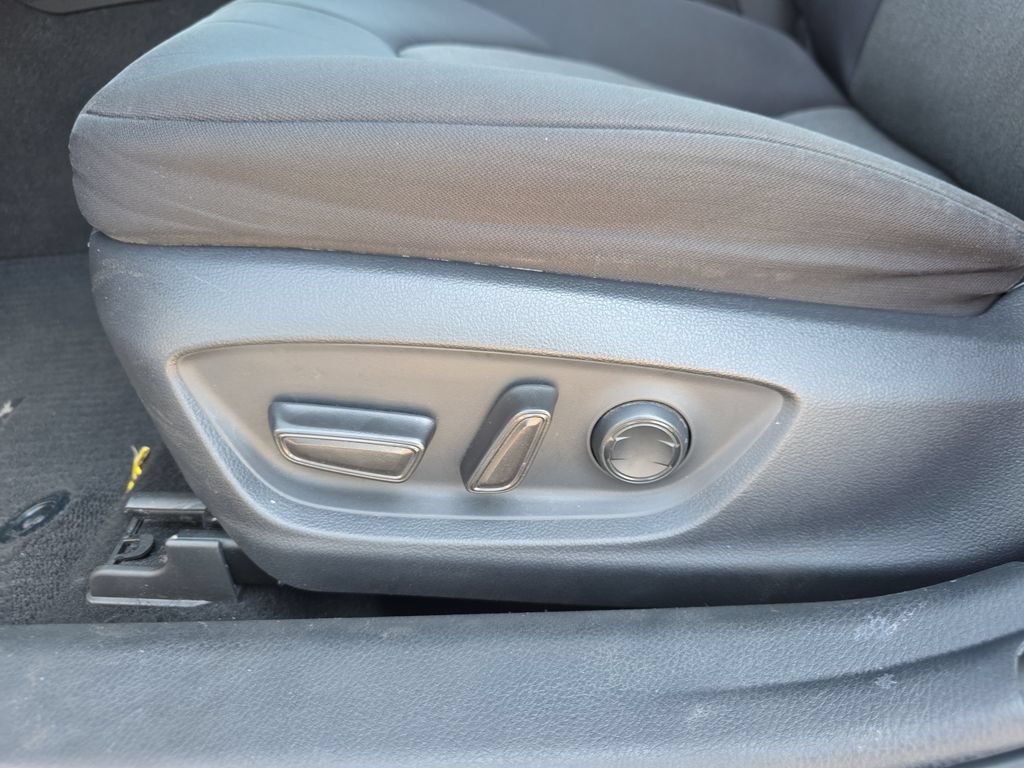 Used 2019 Toyota Camry LE FWD image 12
