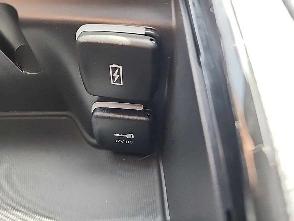 Used 2023 Chrysler Pacifica Limited w/ S Appearance Package image 23