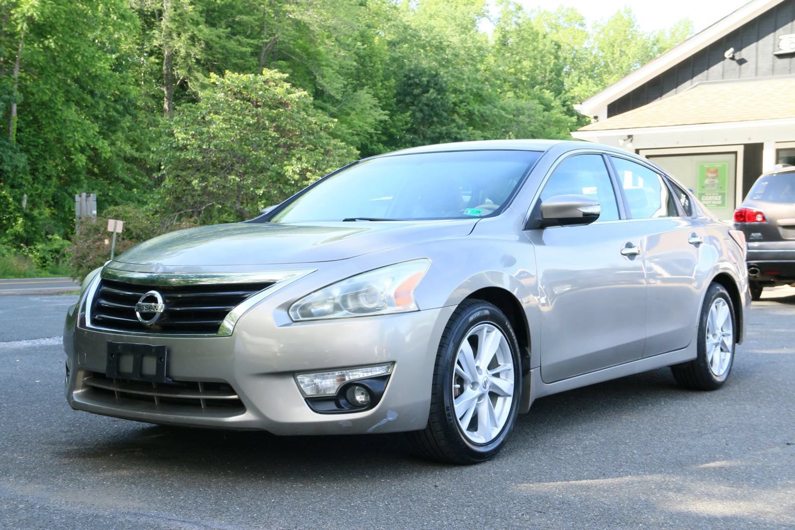 Used 2014 Nissan Altima 2.5 SL w/ Technology Package FWD image 3