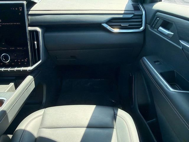 Used 2024 GMC Acadia Elevation FWD image 18