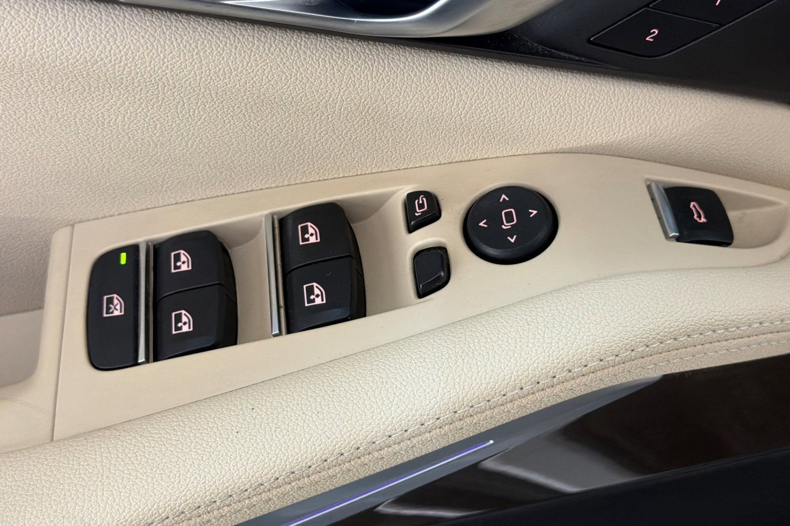 Used 2021 BMW X5 sDrive40i w/ Convenience Package image 13