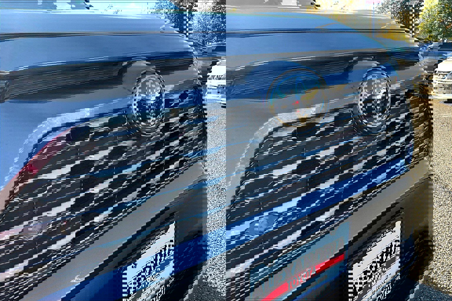 Used 2021 Toyota RAV4 Limited image 29