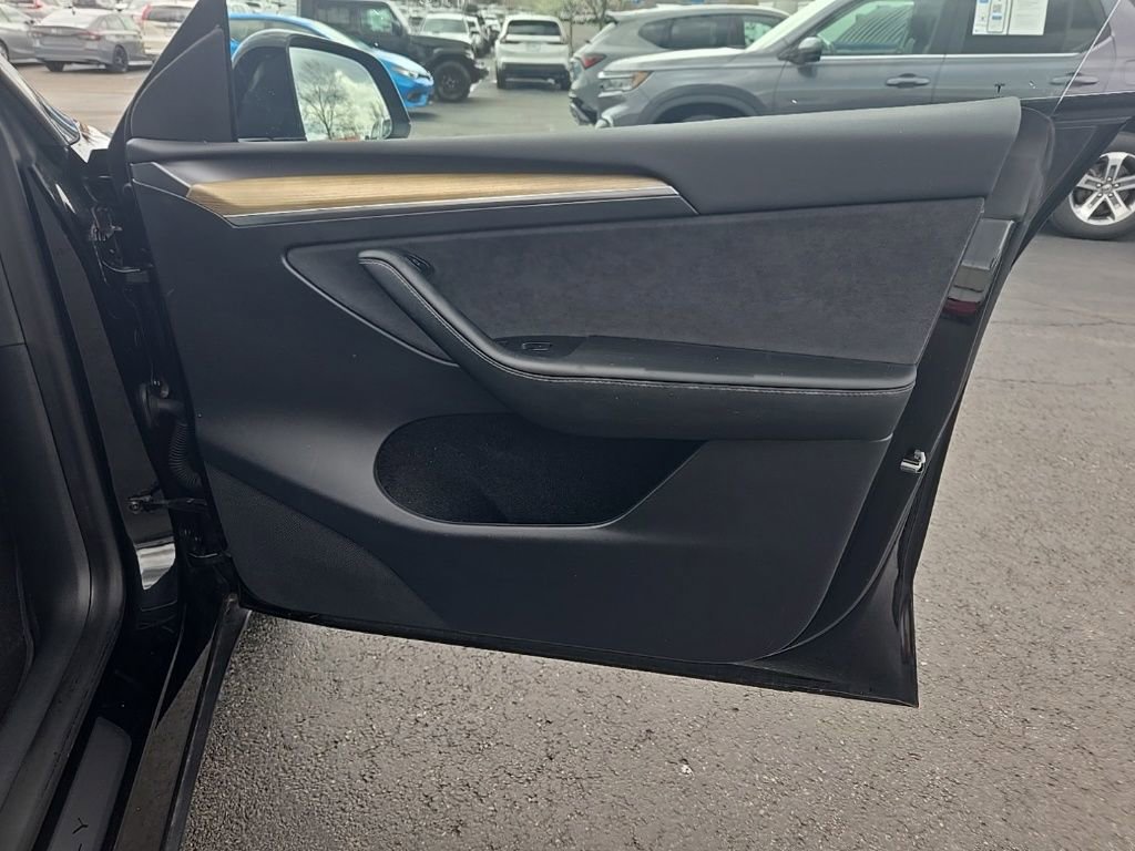 Used 2023 Tesla Model Y Long Range image 29