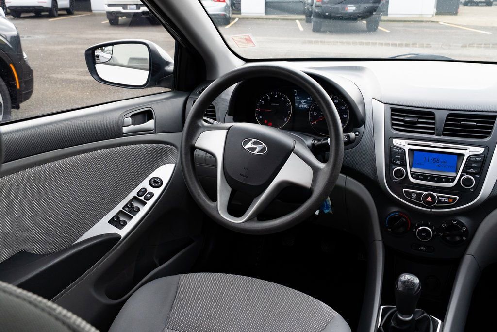 Used 2014 Hyundai Accent GLS image 8